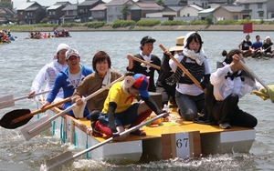 いかだレース大会がありました！